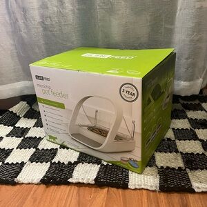NIB Sure Feed Microchip Pet feeder